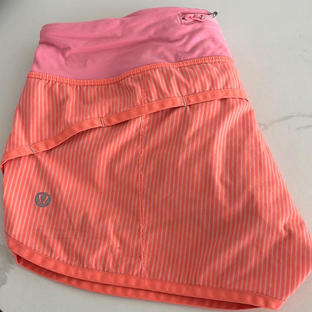 Lululemon speed shorts sz 6, pink and peach stripes. No visible wear, perfect